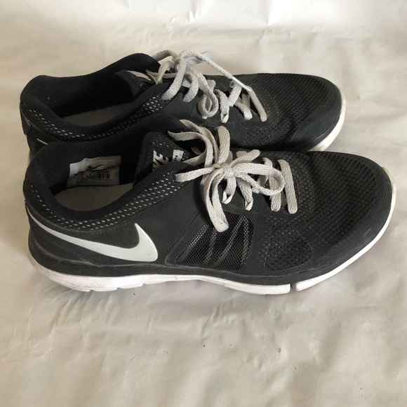 Nike Shoes - Nike Flex Sneakers